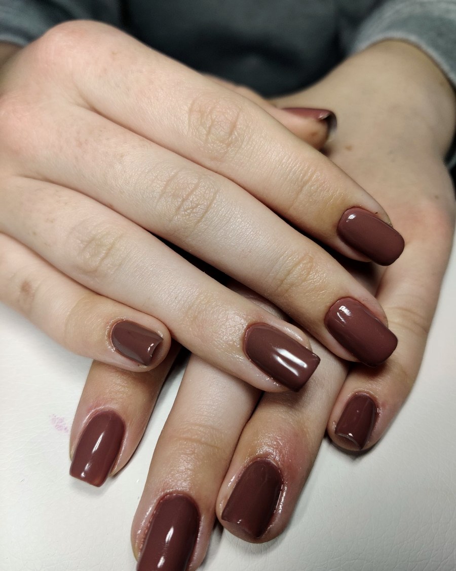 Terracotta gel manicure